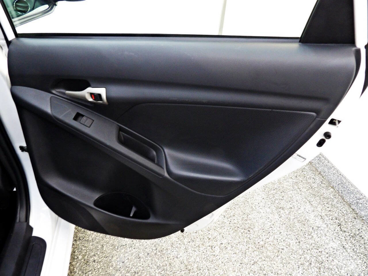 Used 2013 Toyota Matrix L FWD image 12
