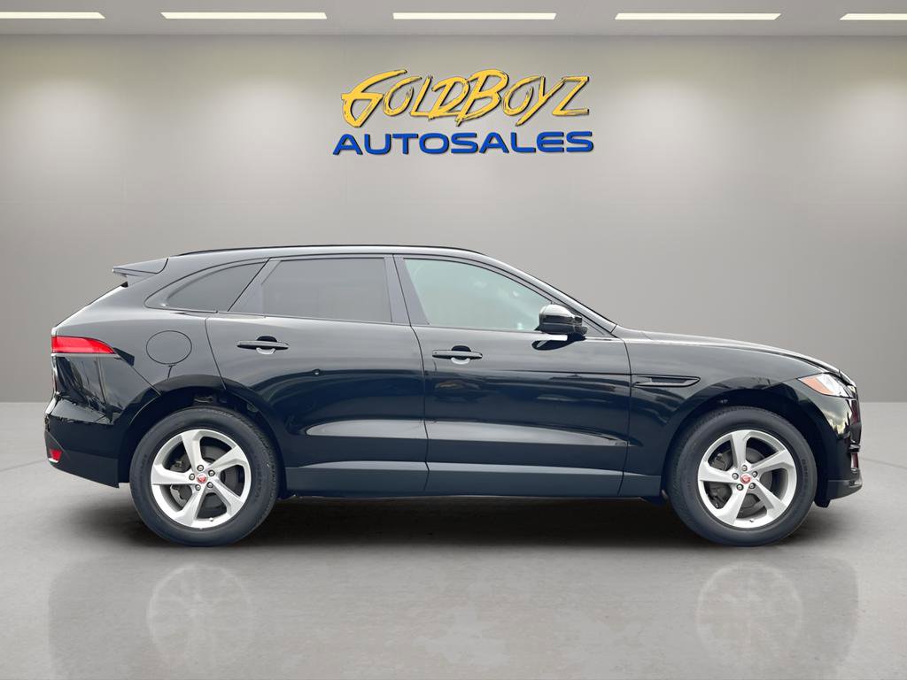 Used 2018 Jaguar F-PACE Premium image 2