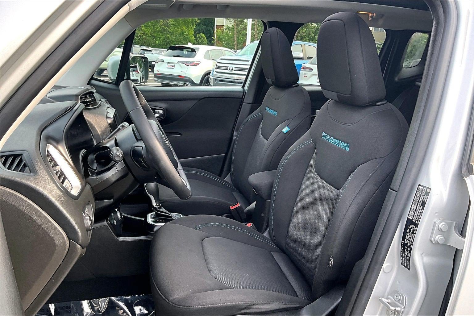 Used 2021 Jeep Renegade Latitude AWD/4WD image 23