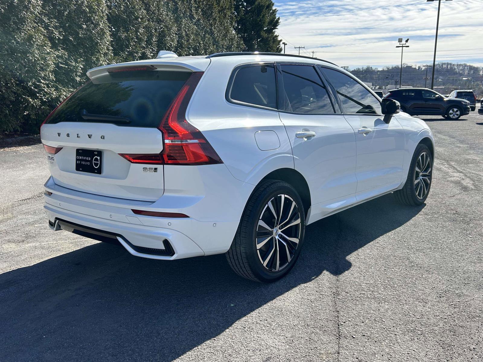 Certified 2023 Volvo XC60 B5 Plus w/ Climate Package image 3