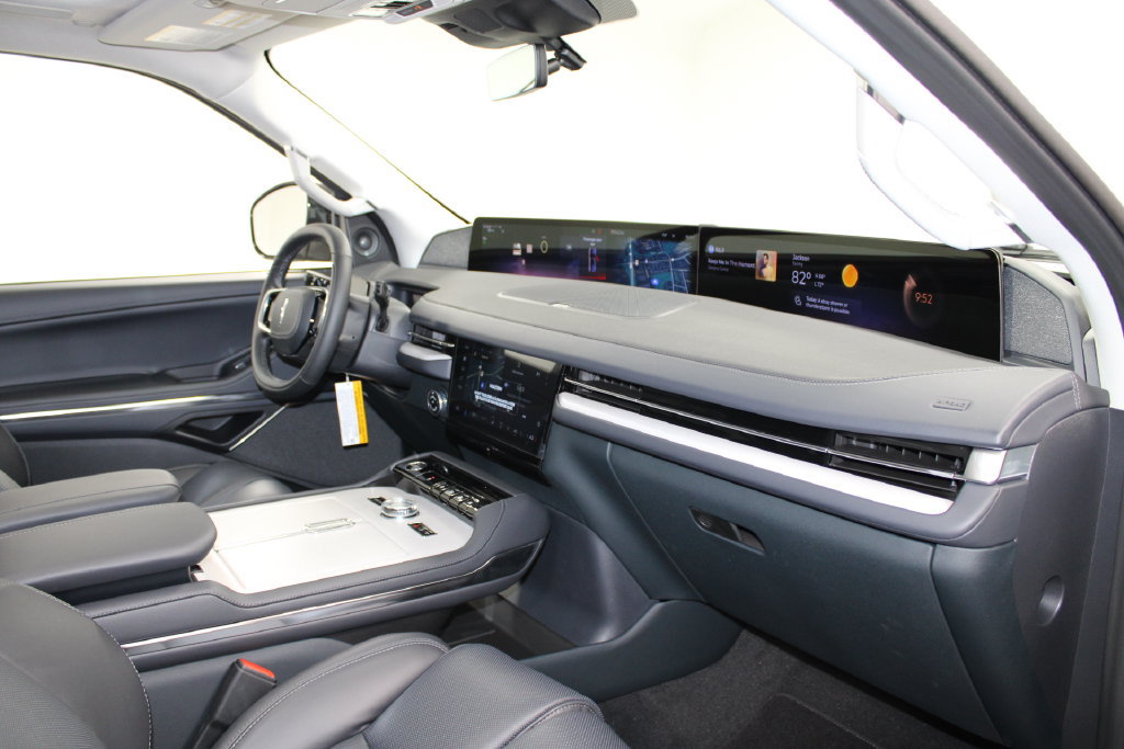 New 2027 Lincoln Navigator Reserve RWD image 31