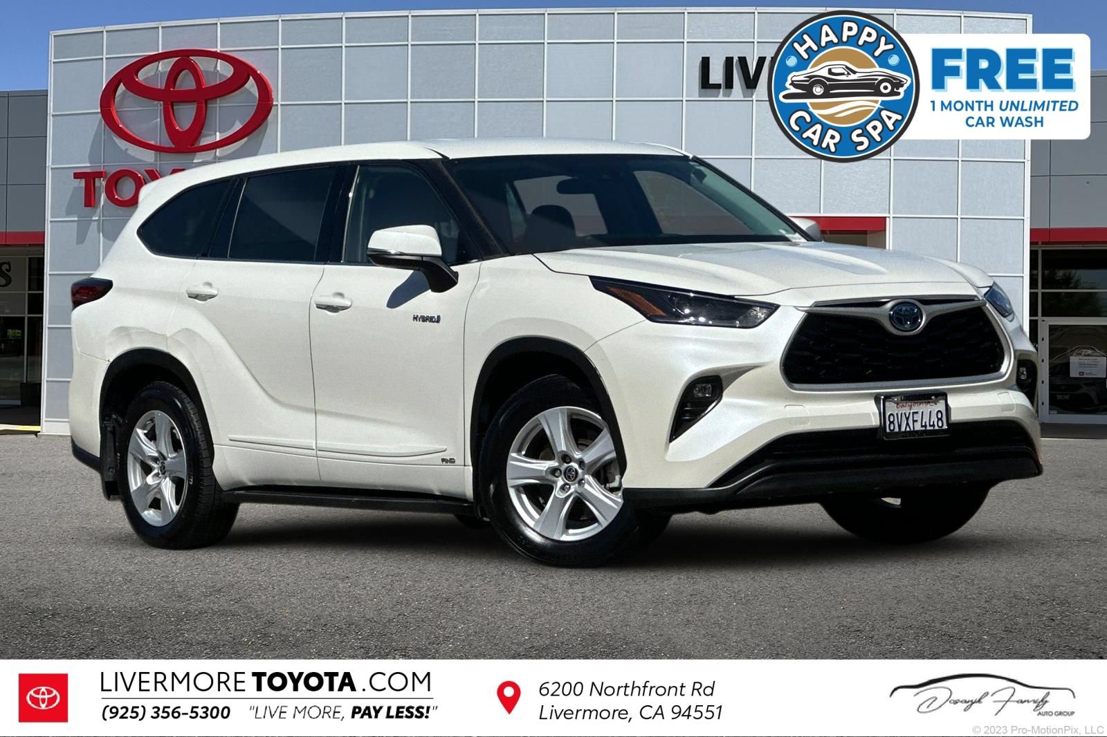 Used 2021 Toyota Highlander LE AWD/4WD image 1