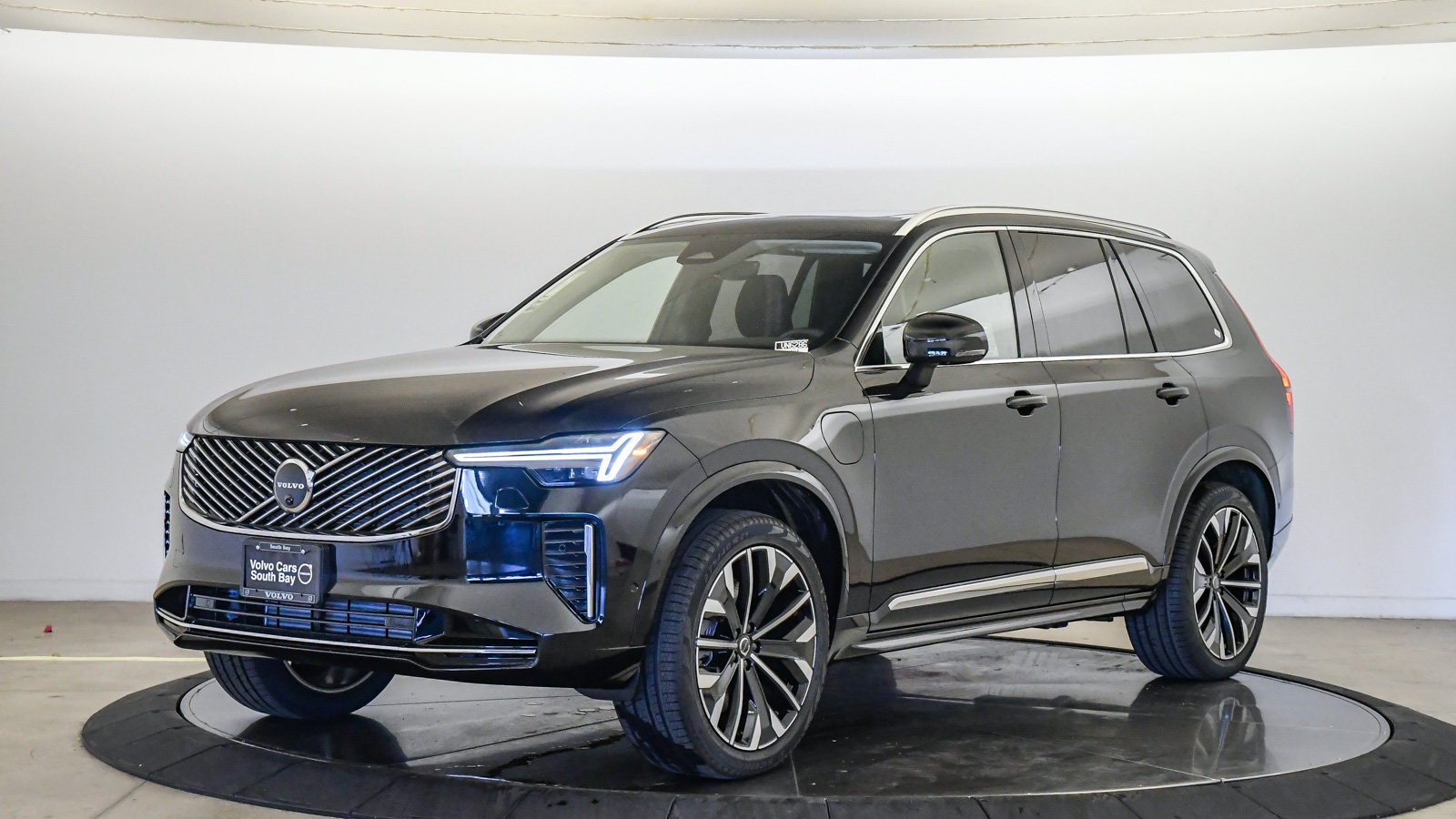 New 2026 Volvo XC90 T8 Plus w/ Protection Package