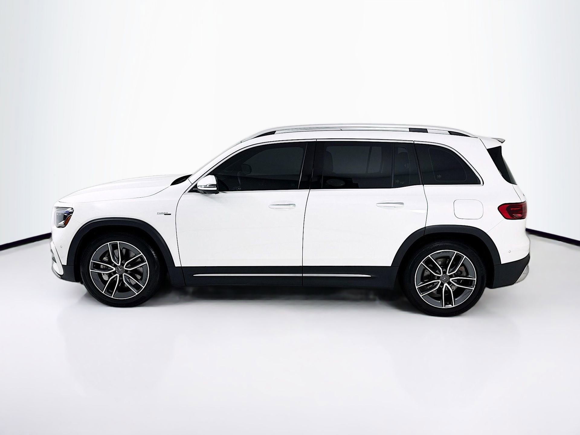 Certified 2025 Mercedes-Benz GLB 35 AMG 4MATIC image 5