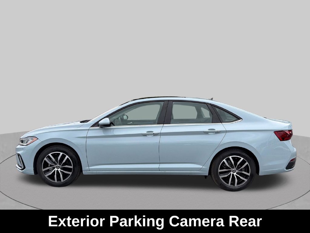 Used 2025 Volkswagen Jetta SE w/ Sunroof Package FWD image 11