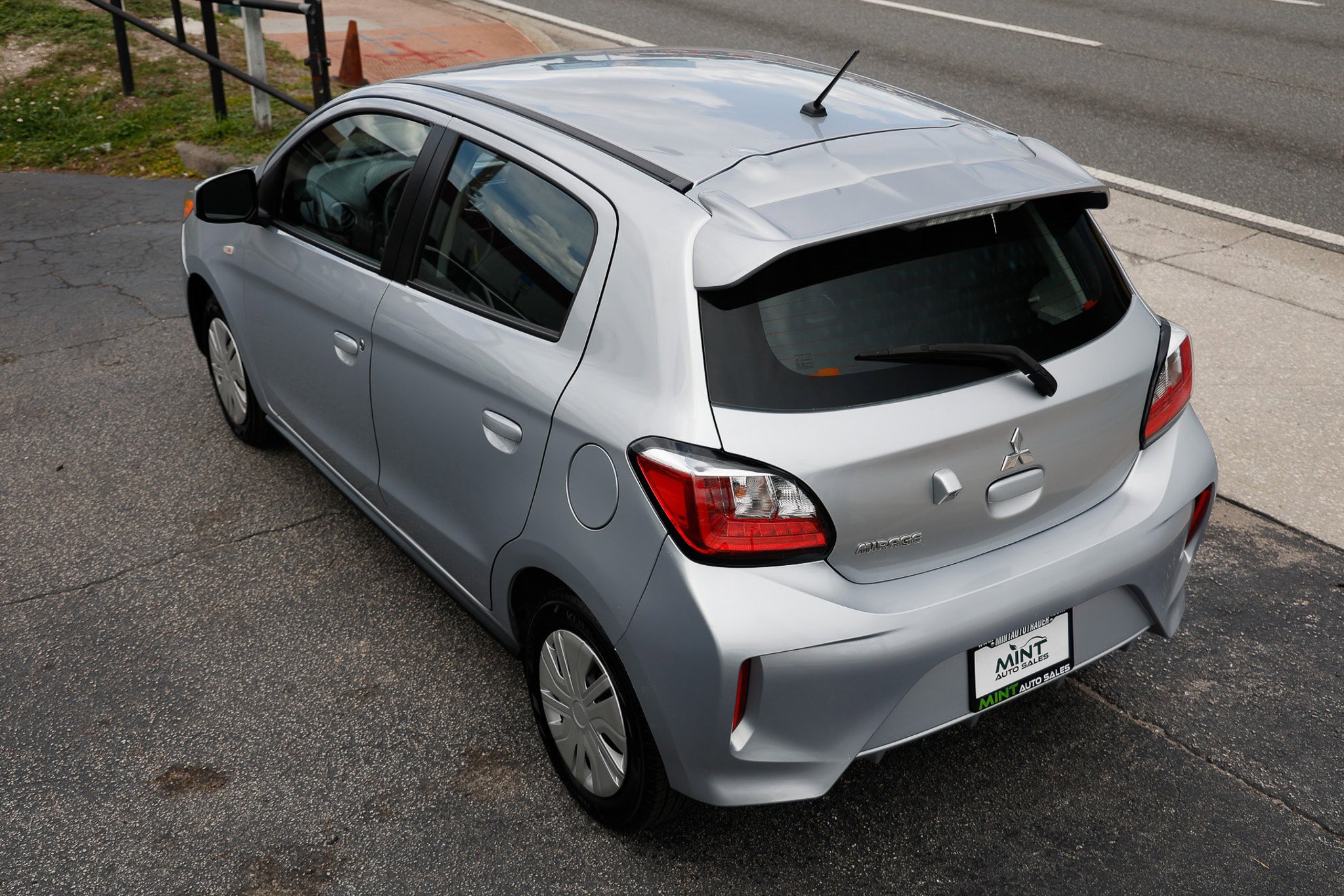 Used 2024 Mitsubishi Mirage ES FWD image 8