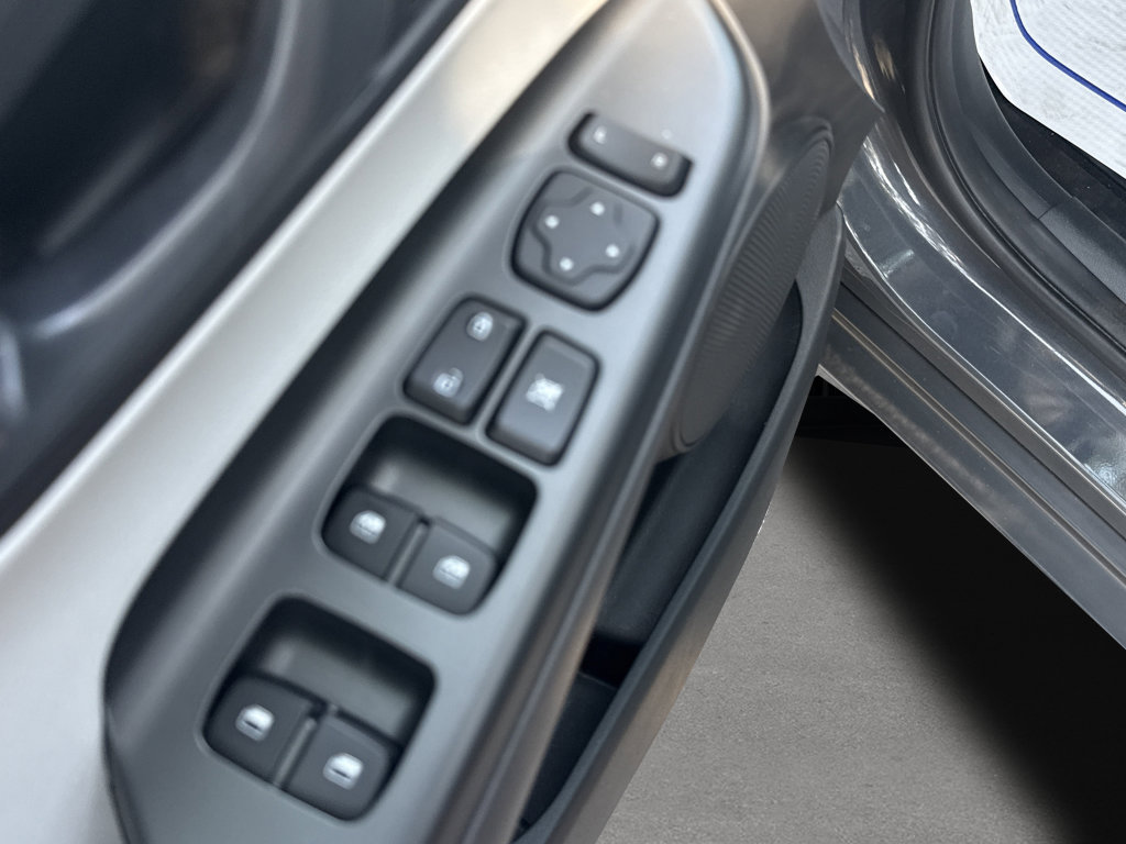Certified 2023 Hyundai Kona SEL AWD/4WD image 18