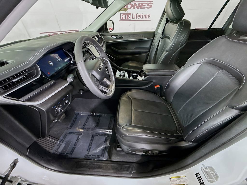 Used 2022 Jeep Grand Cherokee Limited 4xe w/ Luxury Tech Group II image 26