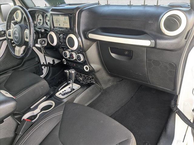 Used 2018 Jeep Wrangler Unlimited Sahara w/ Connectivity Group image 22