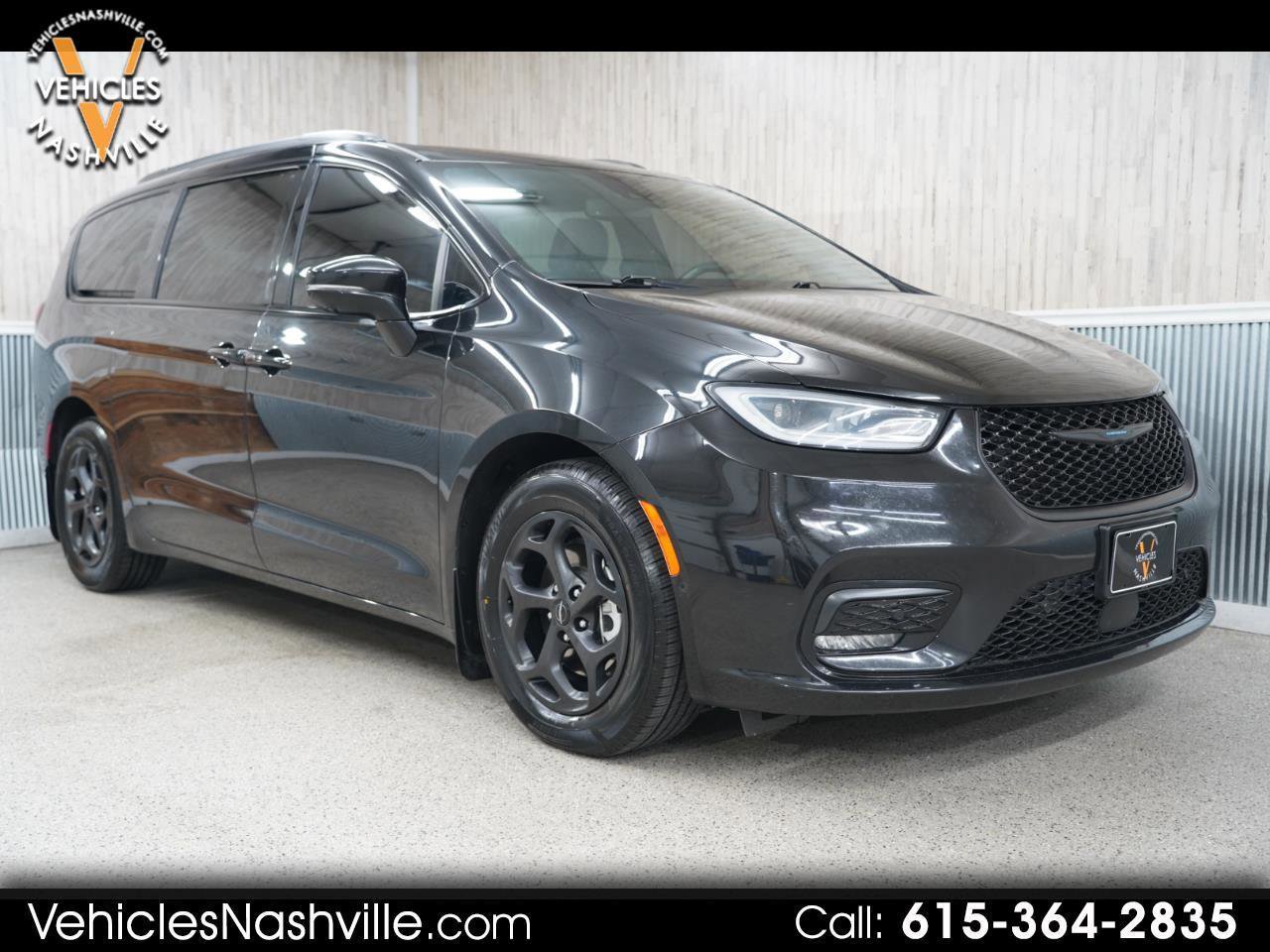 Used 2021 Chrysler Pacifica Touring-L w/ Uconnect Theater Family Group