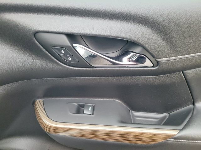 Used 2023 GMC Acadia SLE image 21