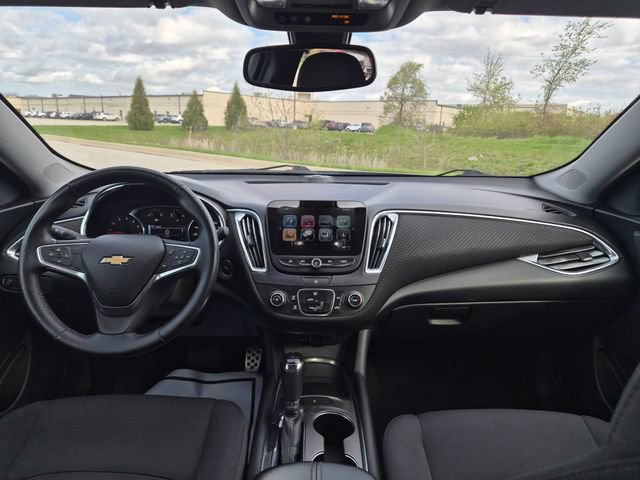 Used 2017 Chevrolet Malibu LT FWD image 36