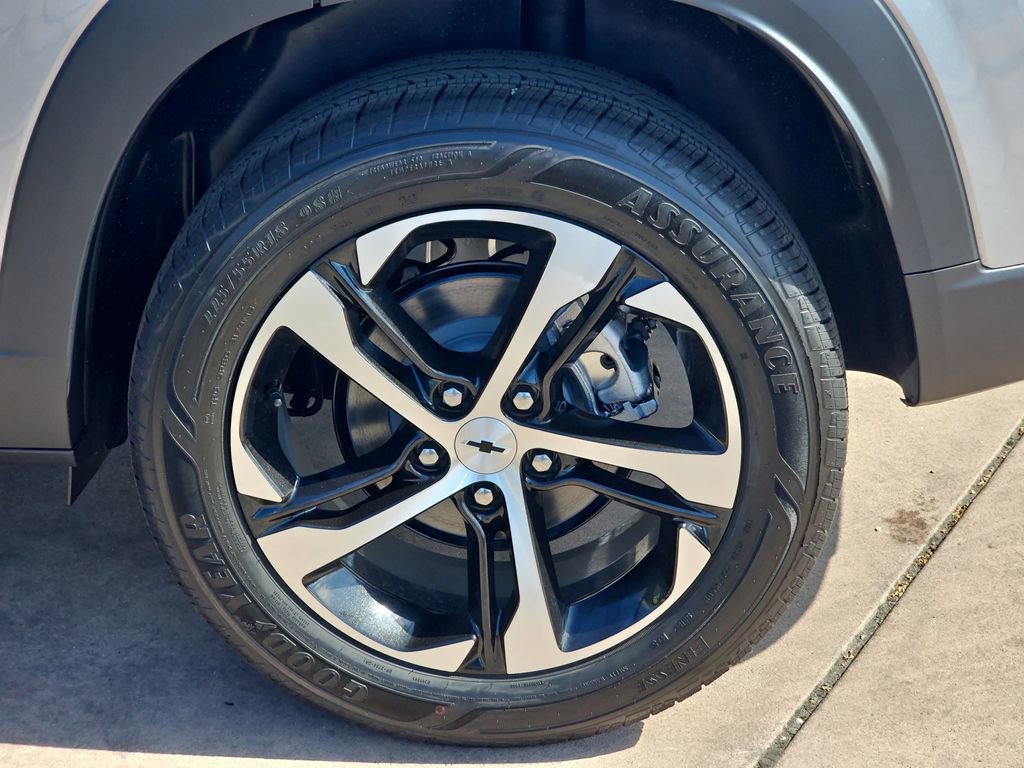 New 2026 Chevrolet Trax RS w/ Sunroof Package image 36