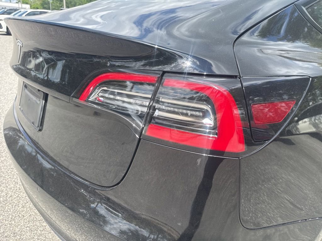 Used 2022 Tesla Model 3 Standard Range RWD image 11