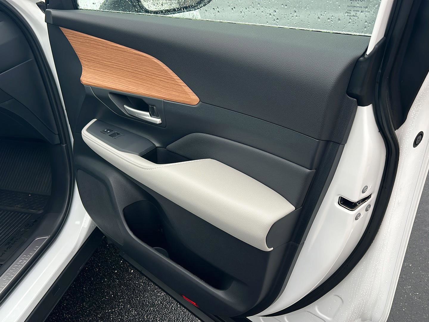 New 2026 Toyota Grand Highlander Limited image 16