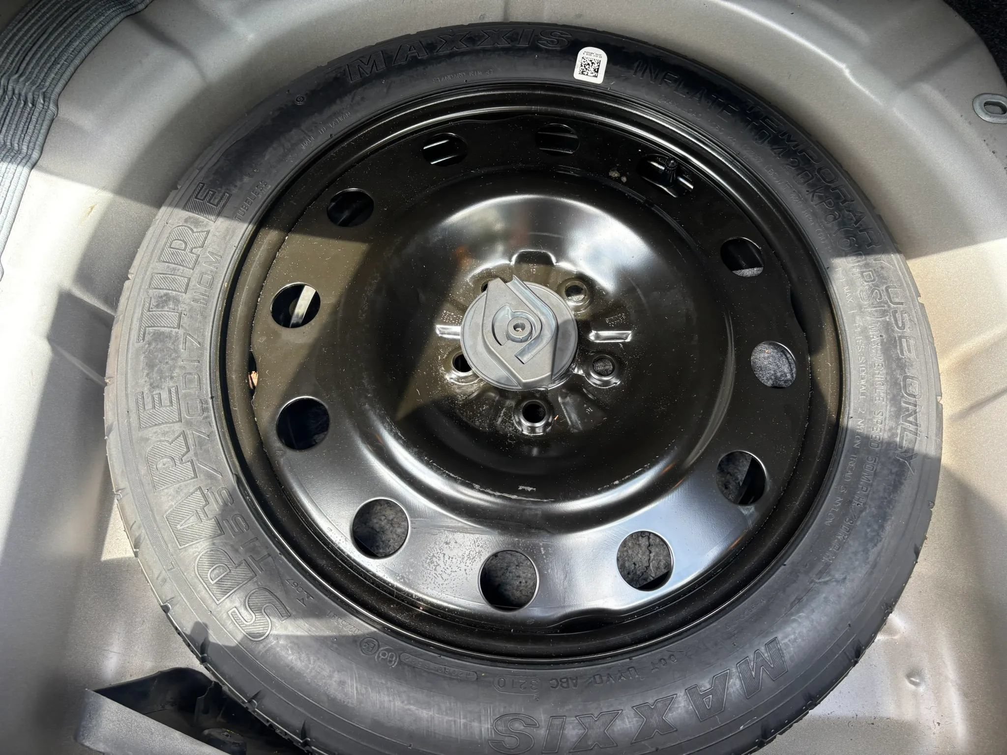 Used 2011 Lincoln MKS FWD image 64
