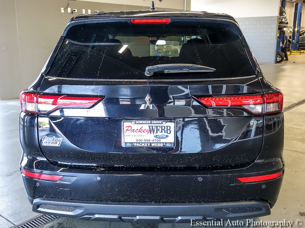 Used 2022 Mitsubishi Outlander ES FWD image 6