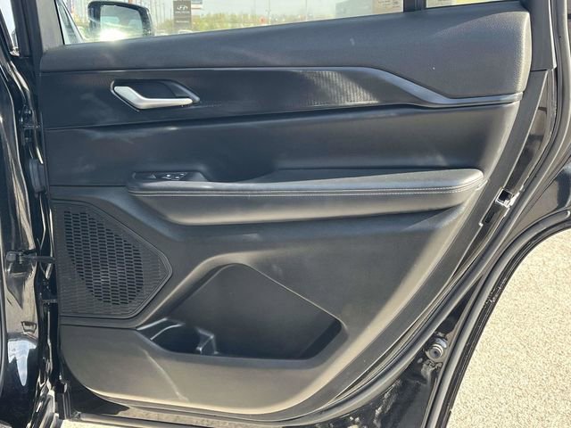 Used 2024 Jeep Grand Cherokee L Altitude image 24