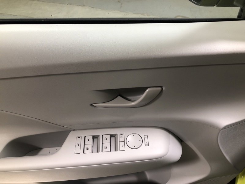 New 2026 Hyundai Kona SE image 18