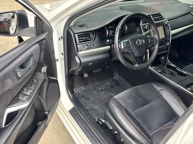 Used 2016 Toyota Camry XSE w/ Moonroof Package FWD image 13