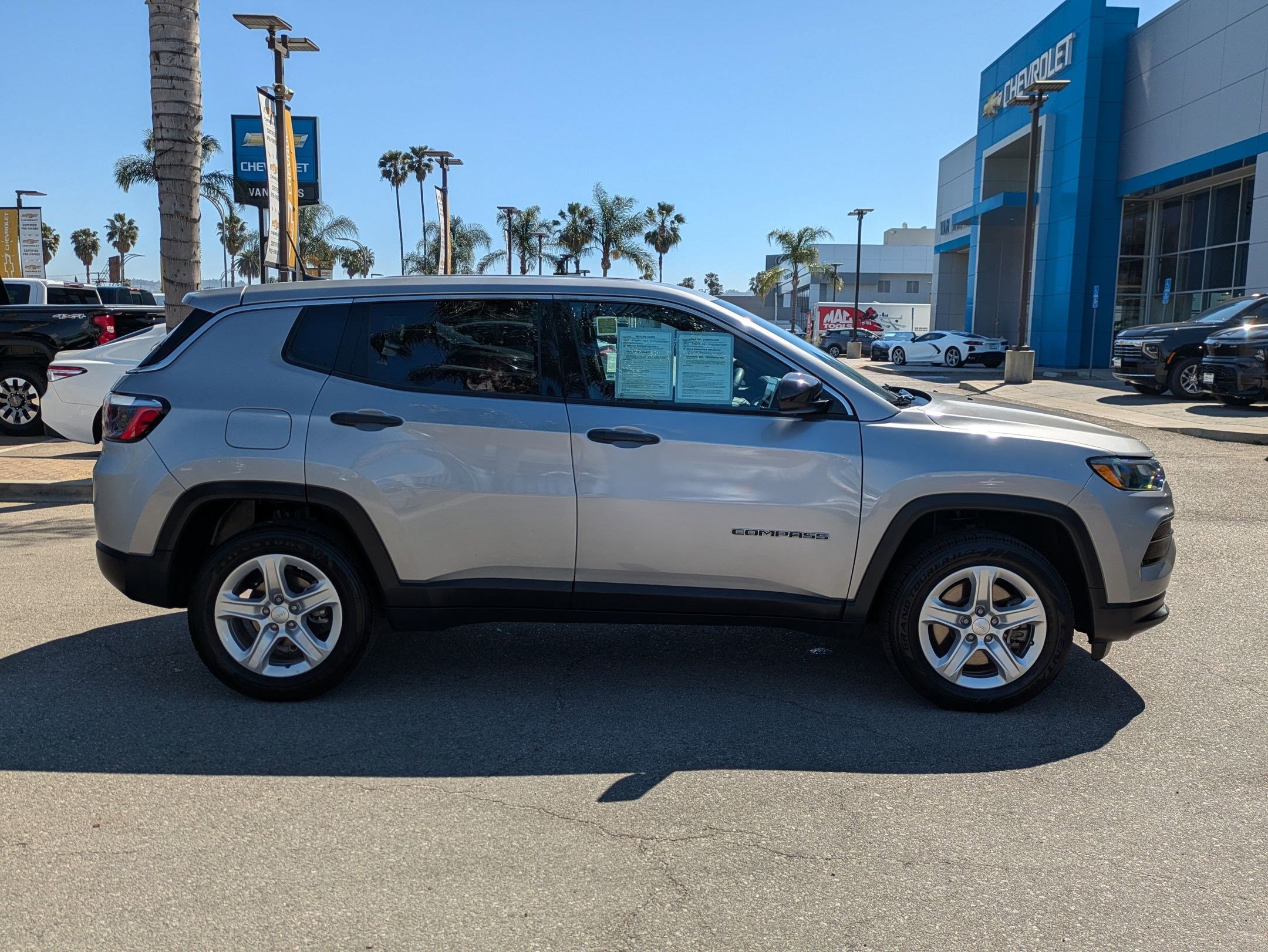 Used 2023 Jeep Compass Sport image 4