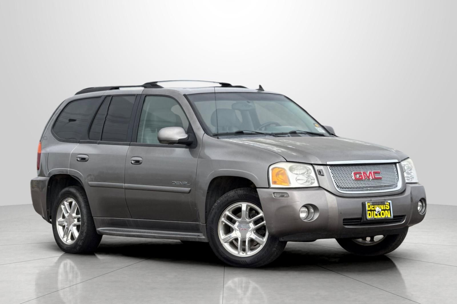Used 2007 GMC Envoy Denali image 2