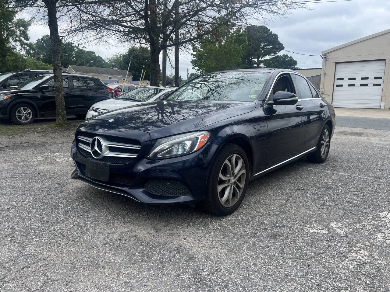 Used 2015 Mercedes-Benz C 300 4MATIC Sedan image 2