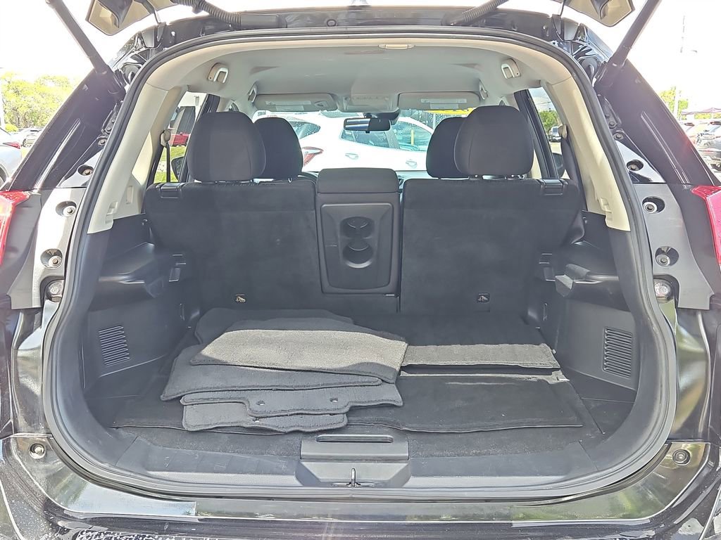 Used 2019 Nissan Rogue SV w/ Premium Package image 8