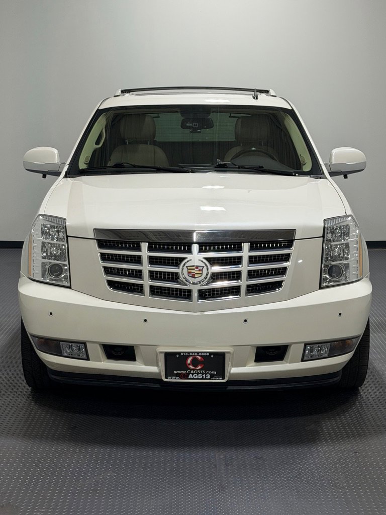 Used 2013 Cadillac Escalade EXT Luxury image 3