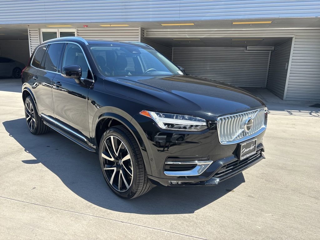 Used 2025 Volvo XC90 B5 Plus w/ Protection Package Premier image 3