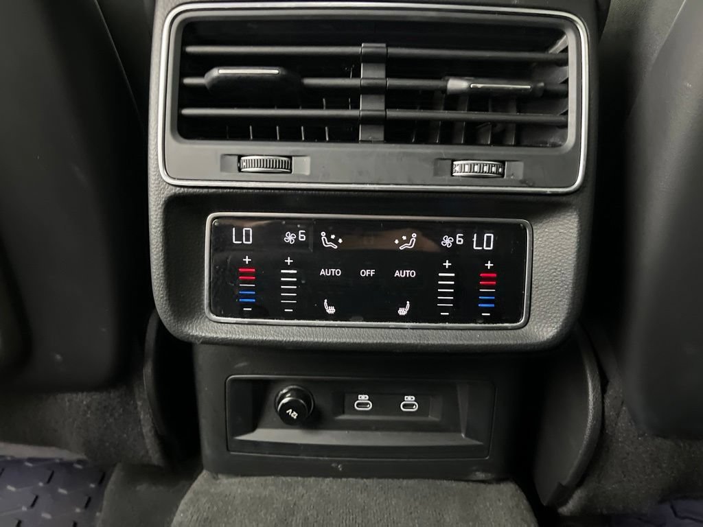 Used 2022 Audi Q8 Prestige w/ Prestige Package AWD/4WD image 25