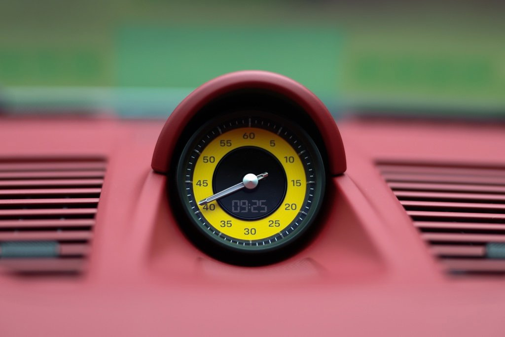 Used 2024 Porsche 911 Carrera w/ Premium Package image 49