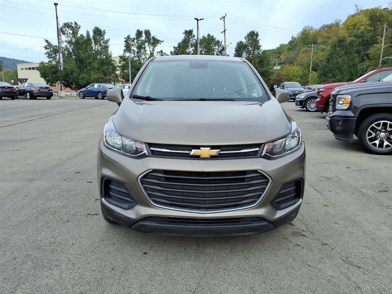 Used 2021 Chevrolet Trax LS w/ Tint and Cruise Package AWD/4WD image 3