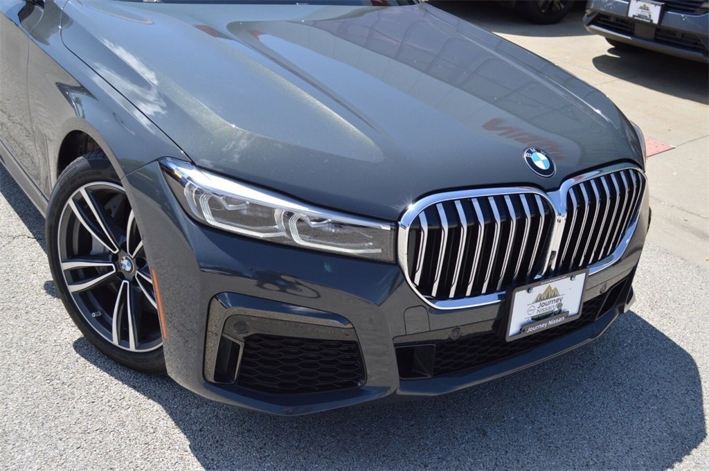 Used 2021 BMW 750i xDrive w/ M Sport Package image 3