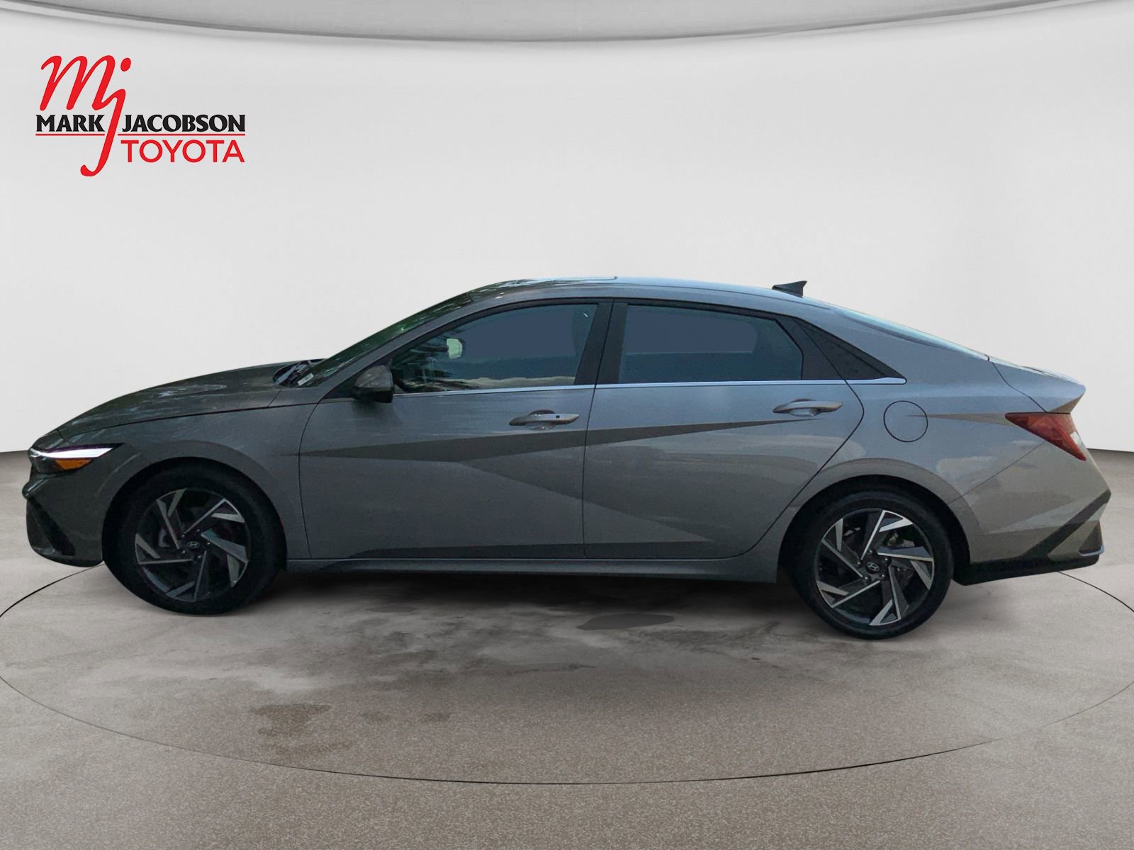 Used 2024 Hyundai Elantra SEL w/ Convenience Package FWD image 9