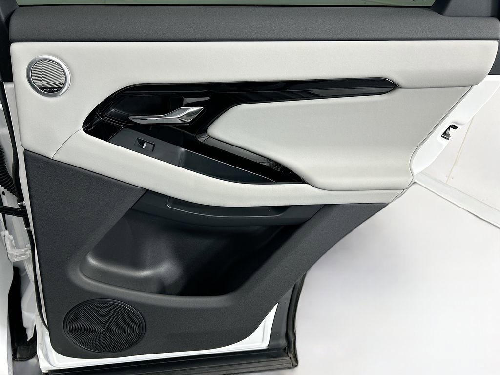 Used 2025 Land Rover Range Rover Evoque S image 26