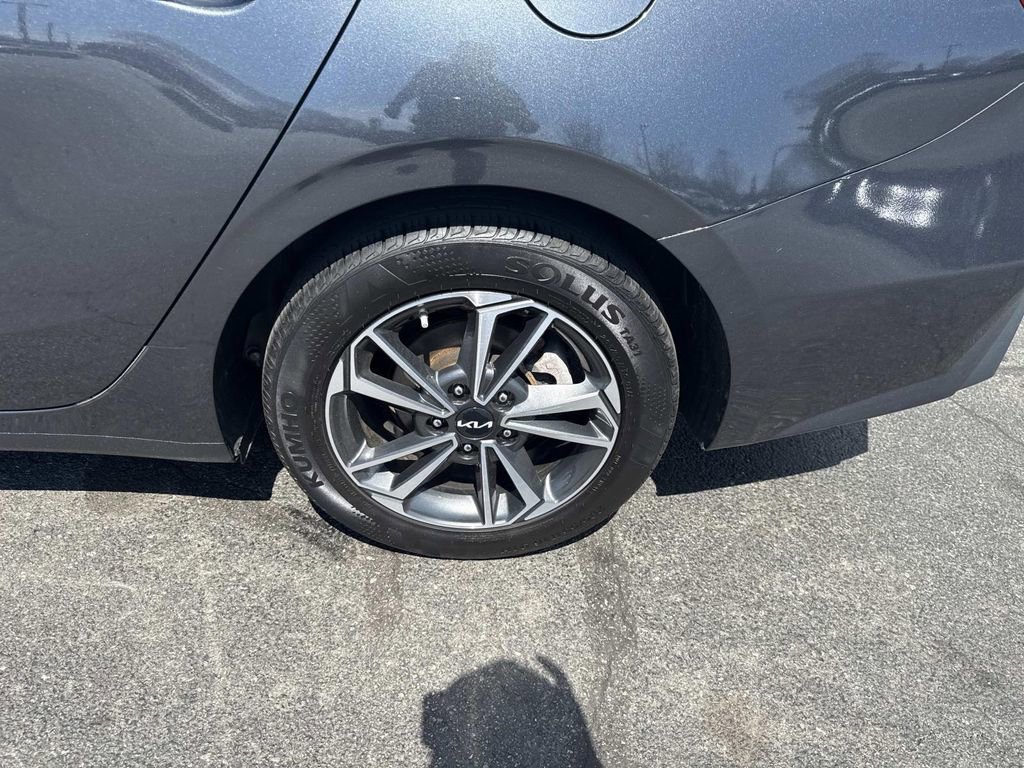 Used 2023 Kia Forte LXS image 11