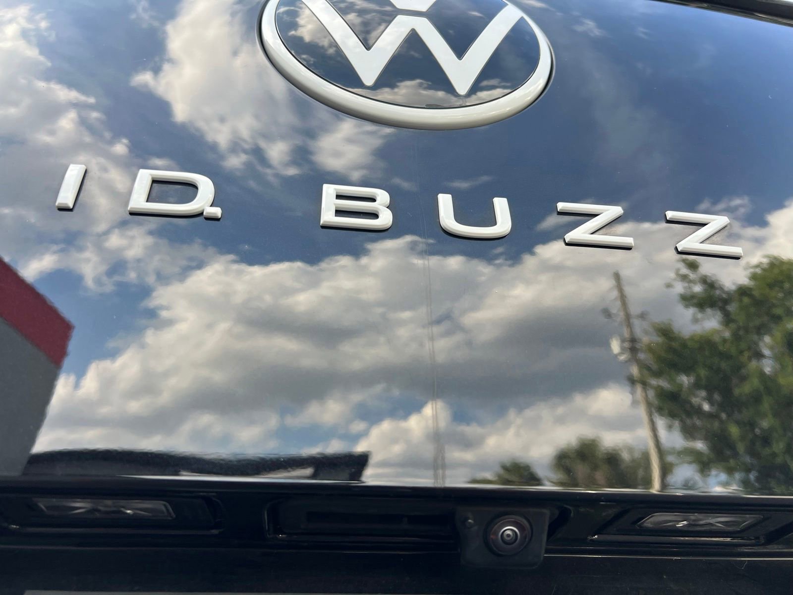 Used 2025 Volkswagen ID. Buzz Pro S RWD image 24
