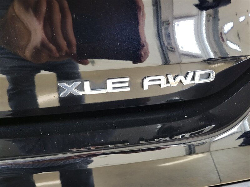 Used 2024 Toyota Highlander XLE AWD/4WD image 21
