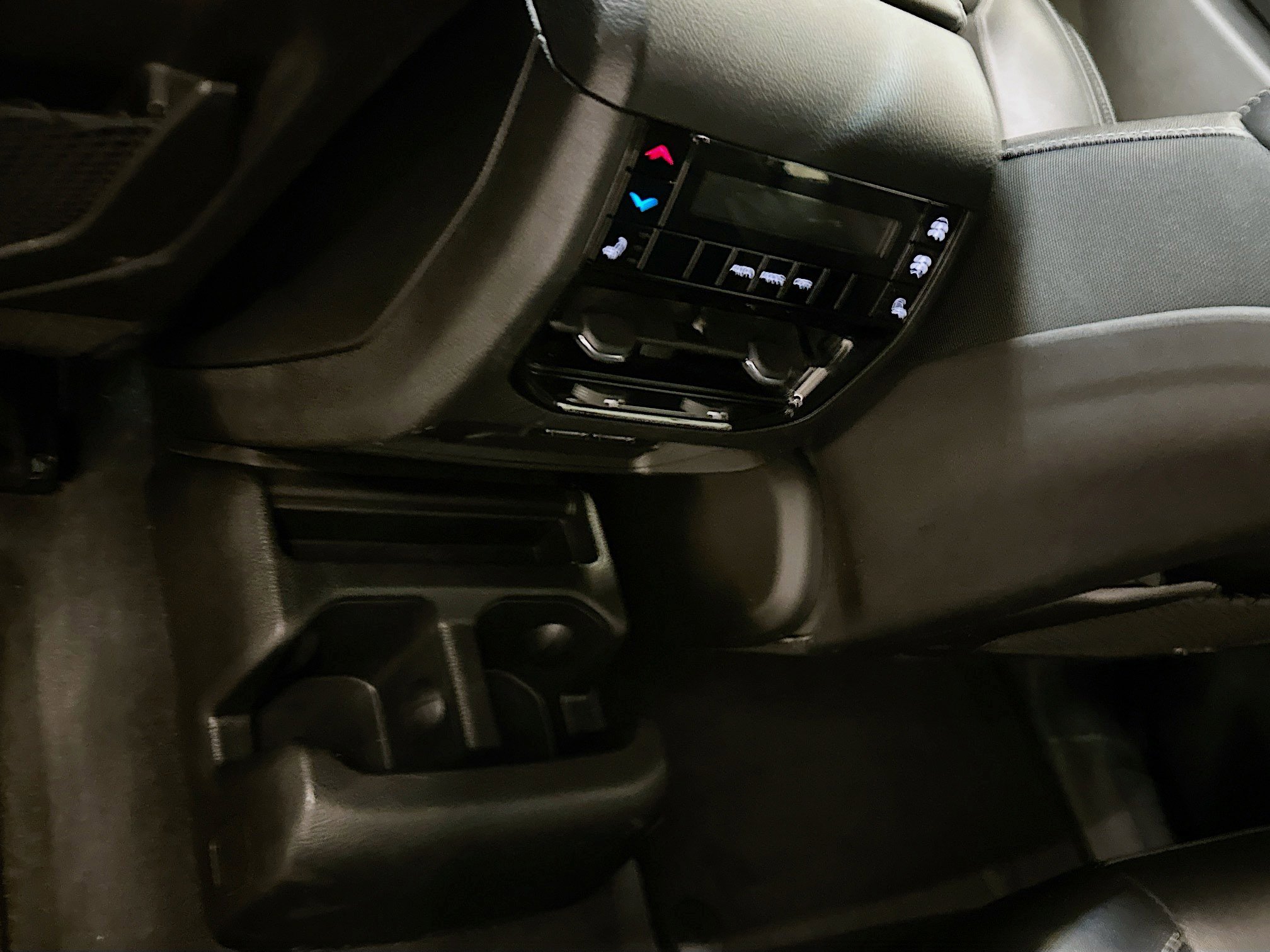 Used 2024 Jeep Grand Cherokee L Limited w/ Luxury Tech Group II image 29