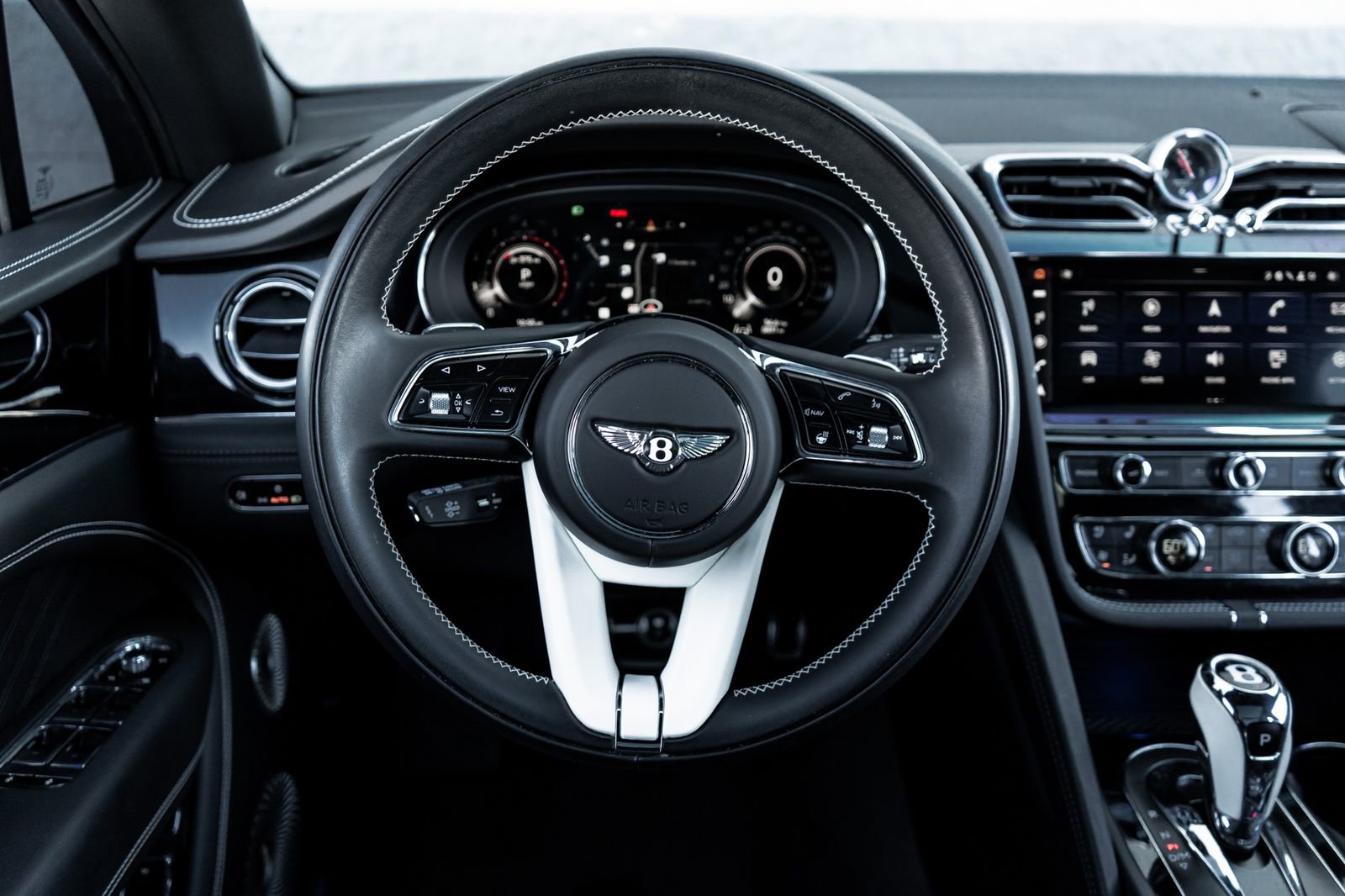 Used 2024 Bentley Bentayga Extended Wheelbase image 24