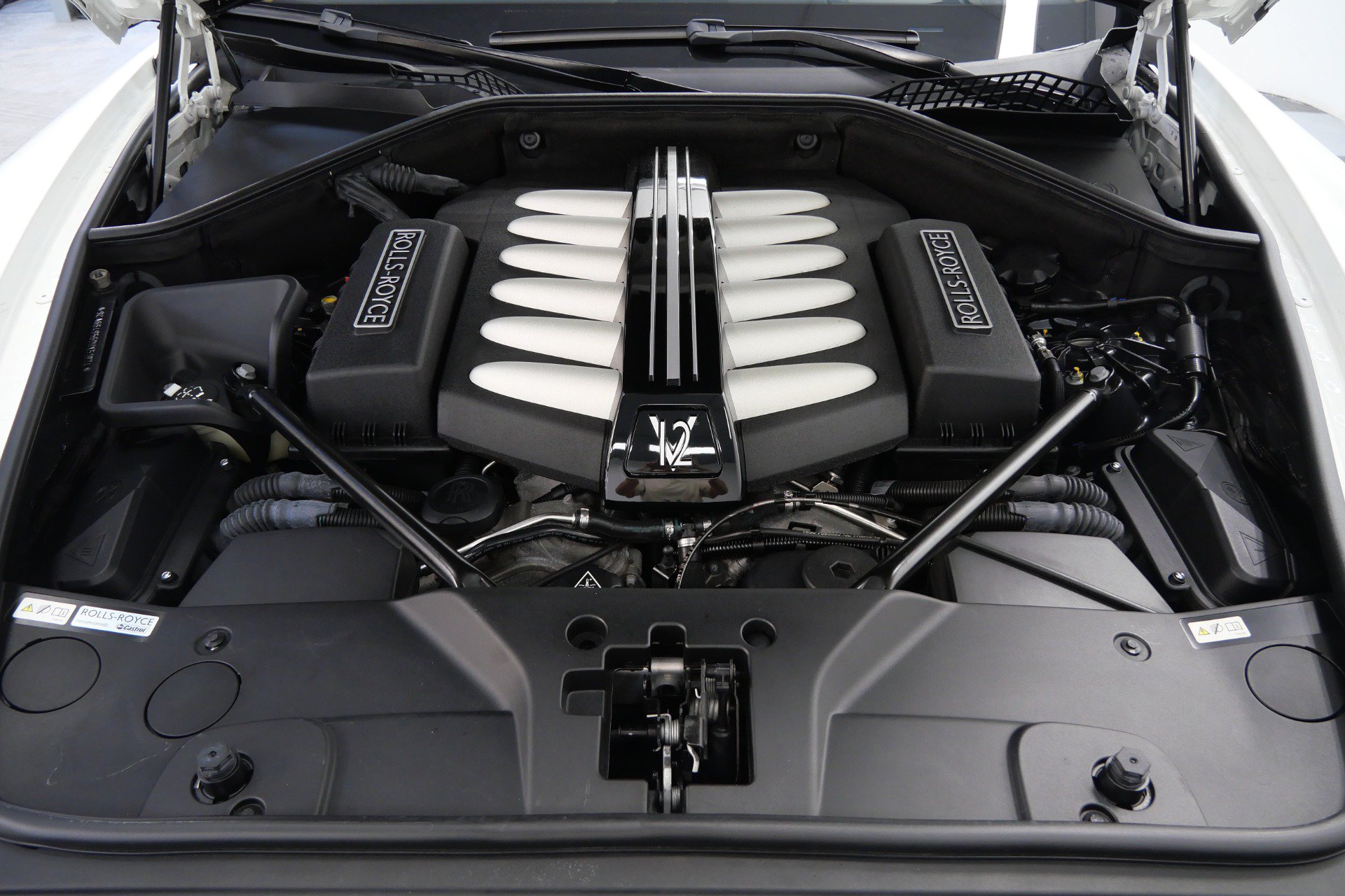 Used 2013 Rolls-Royce Ghost RWD image 12