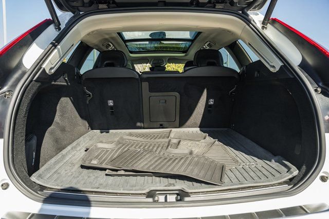 Used 2023 Volvo XC60 B5 Plus w/ Protection Package Premier image 10