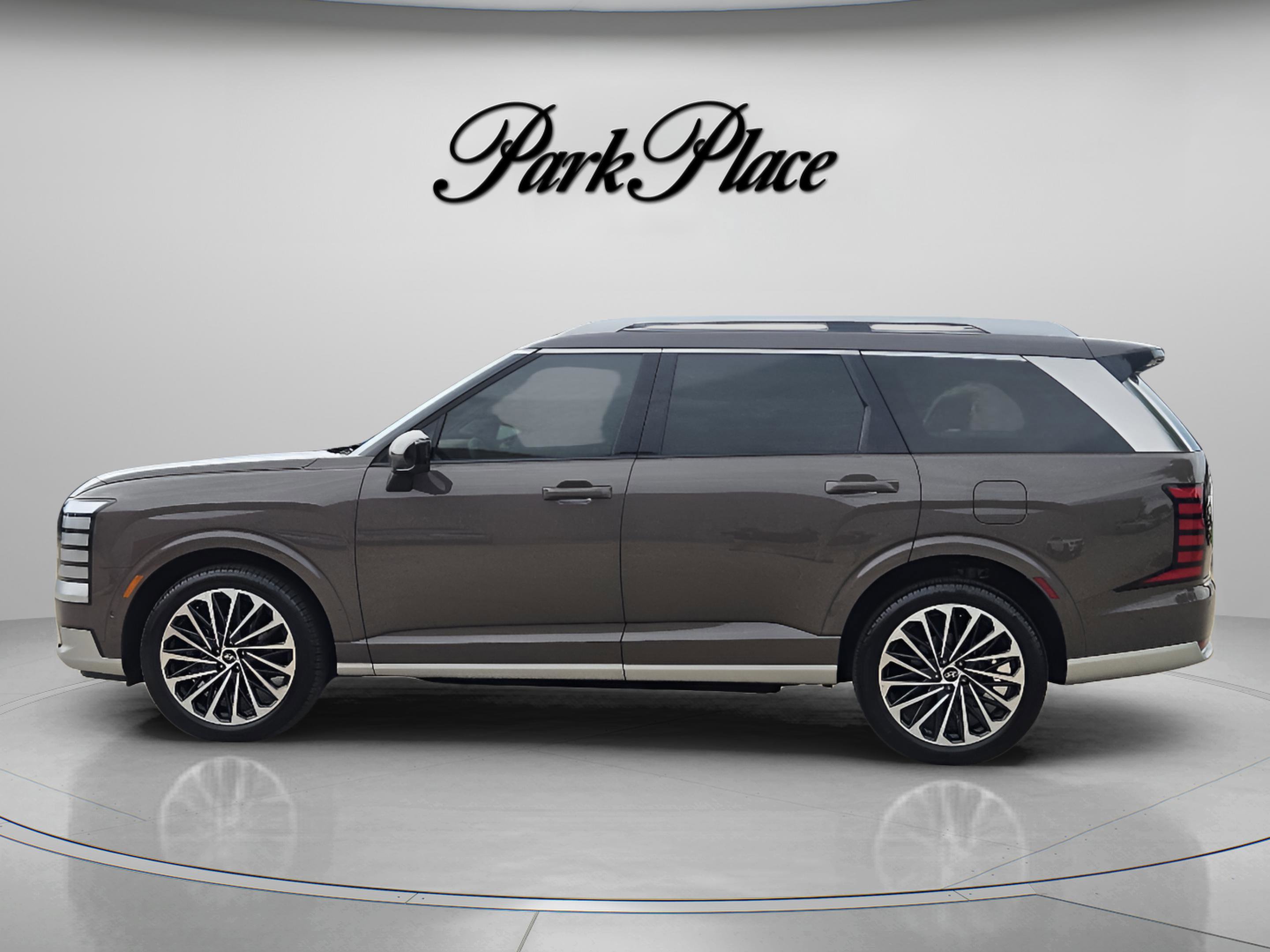 Used 2026 Hyundai Palisade Calligraphy image 2