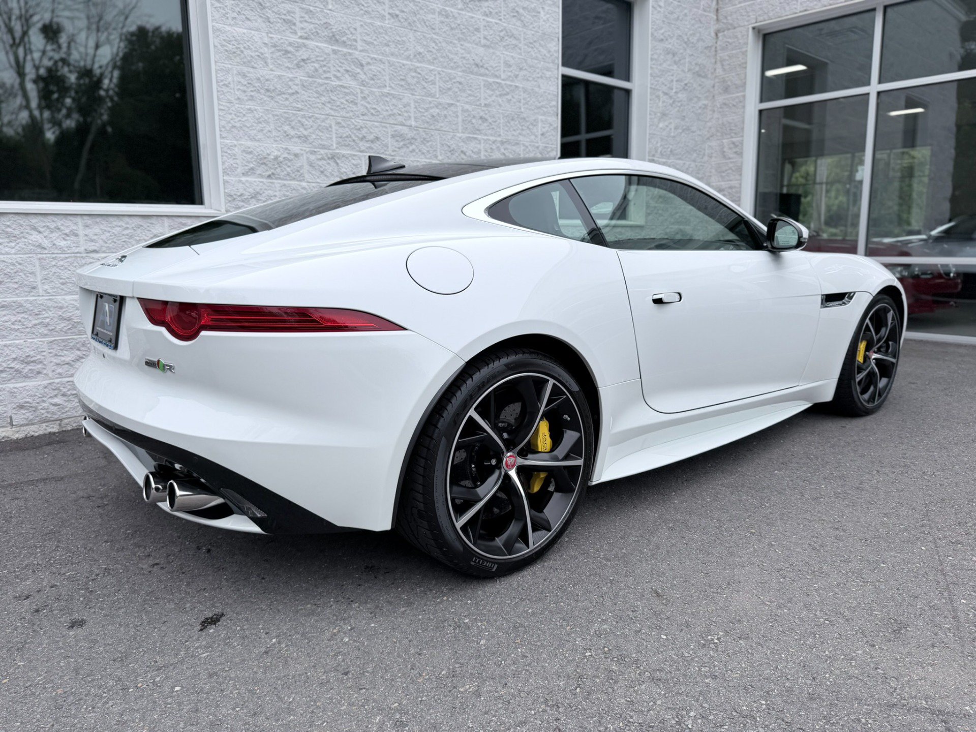 Used 2017 Jaguar F-TYPE R AWD/4WD image 30
