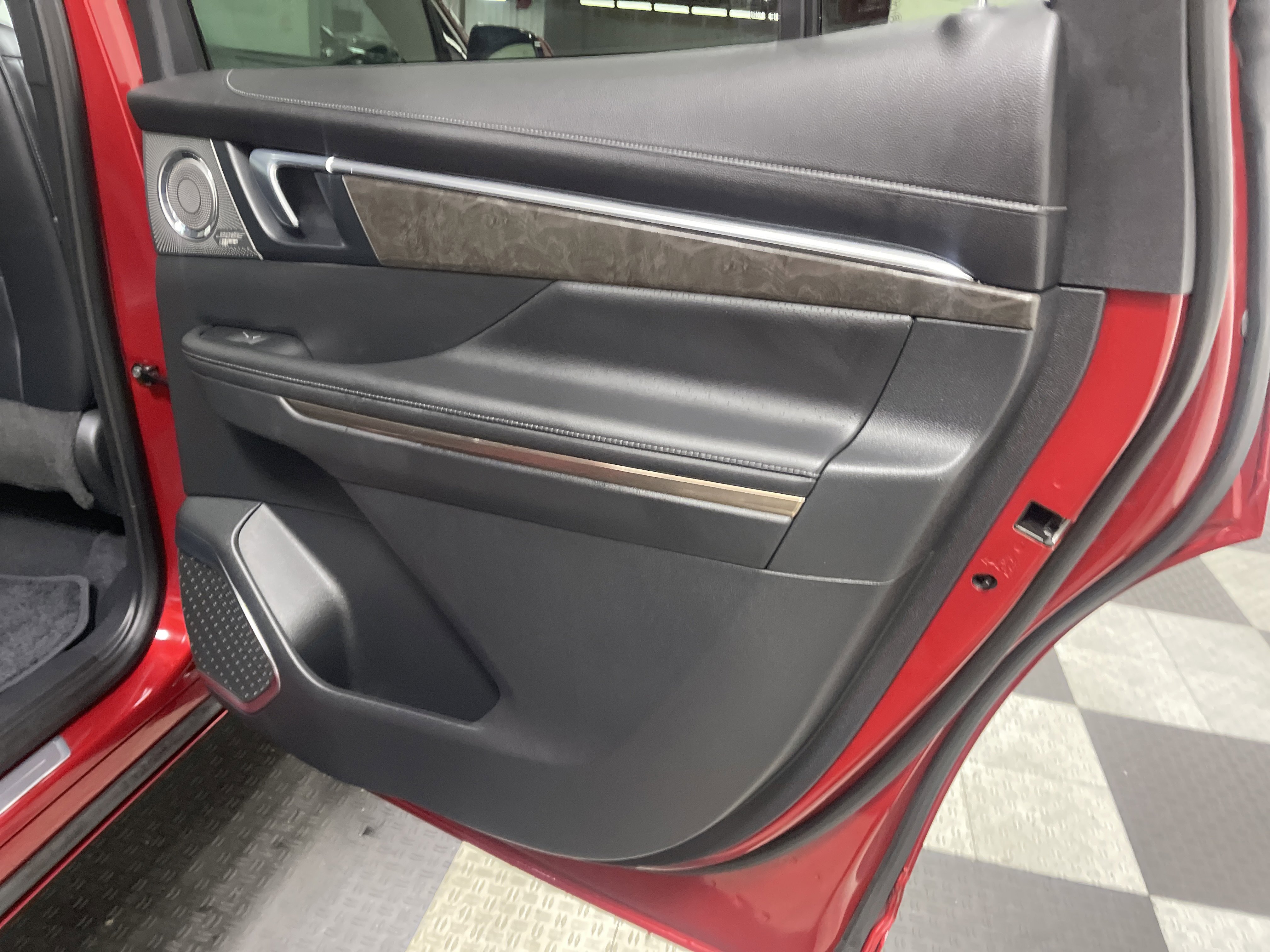 Used 2025 Buick Enclave Avenir FWD image 19