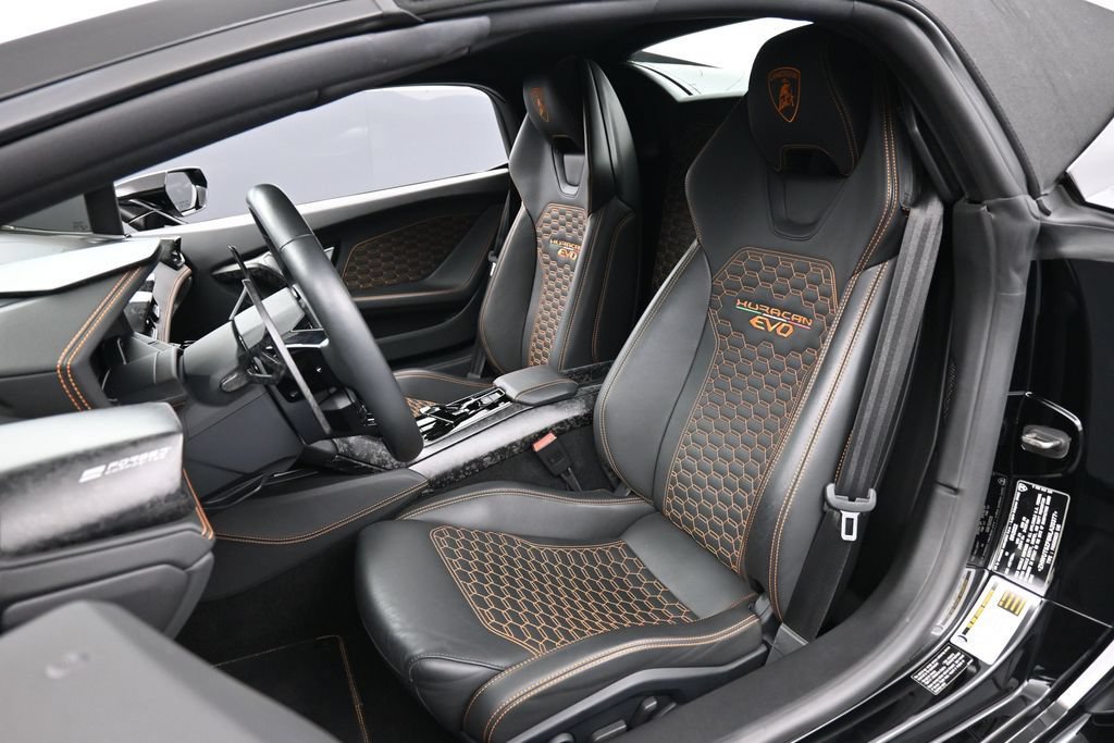 Used 2022 Lamborghini Huracan EVO RWD image 5