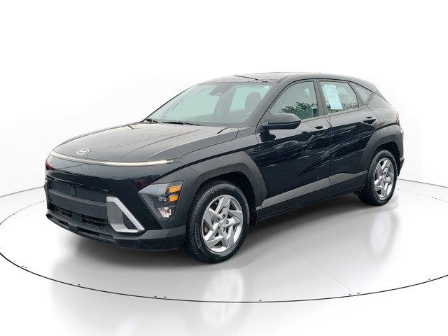 Used 2025 Hyundai Kona SE image 2