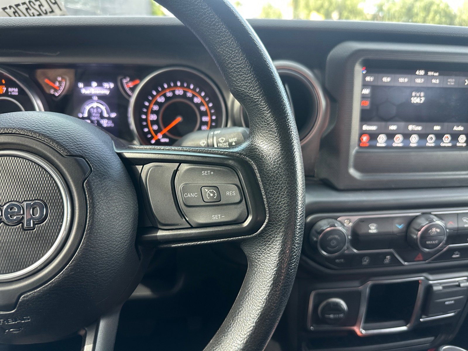 Used 2023 Jeep Gladiator Sport AWD/4WD image 22