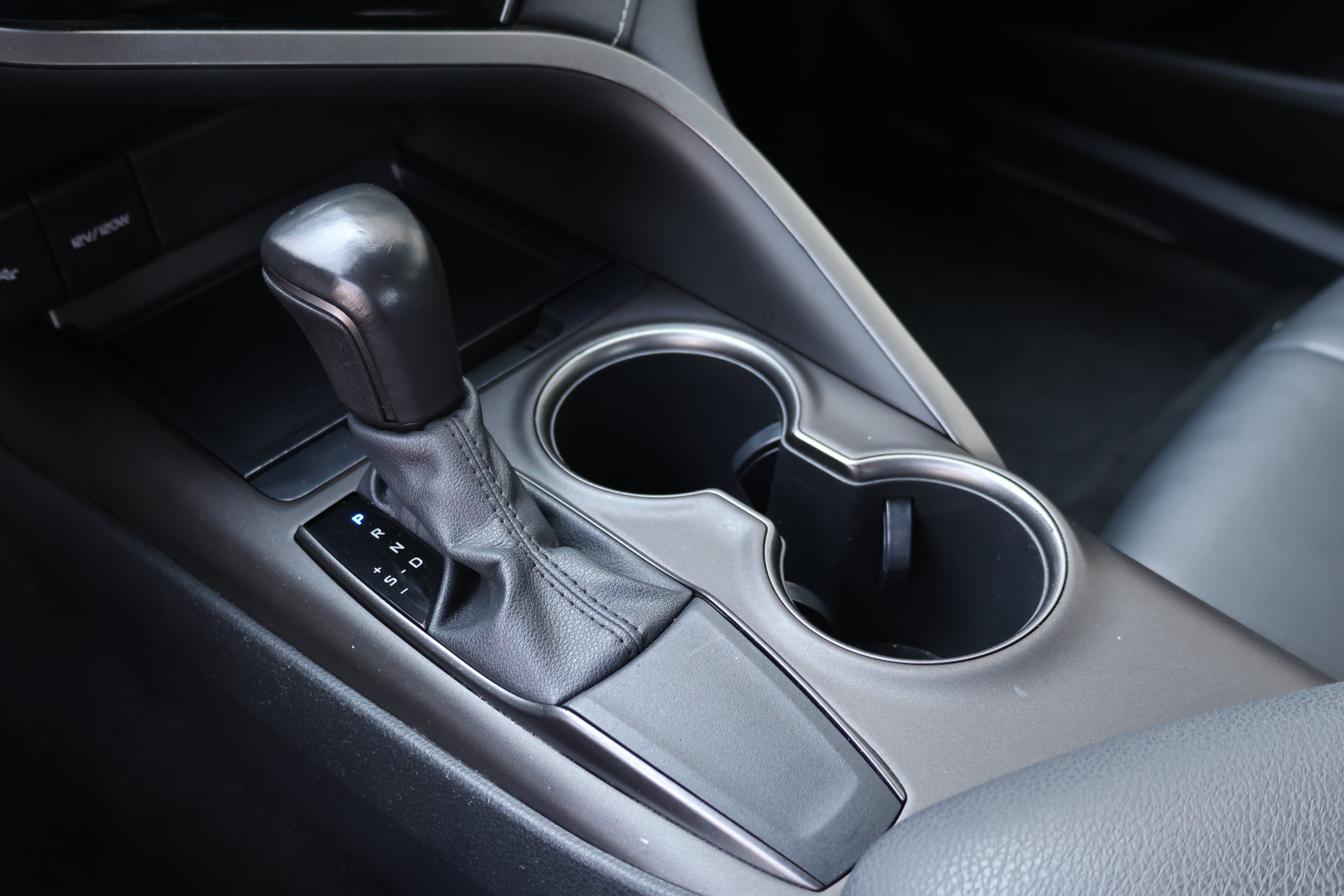 Used 2021 Toyota Camry SE FWD image 31